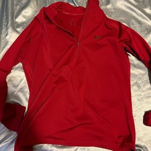 Red Nike thermal quaternary zip long sleeve size XL